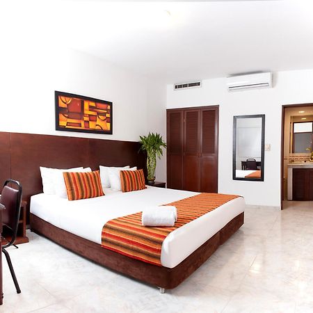 Tama Hotel Granada Real Кали Екстериор снимка