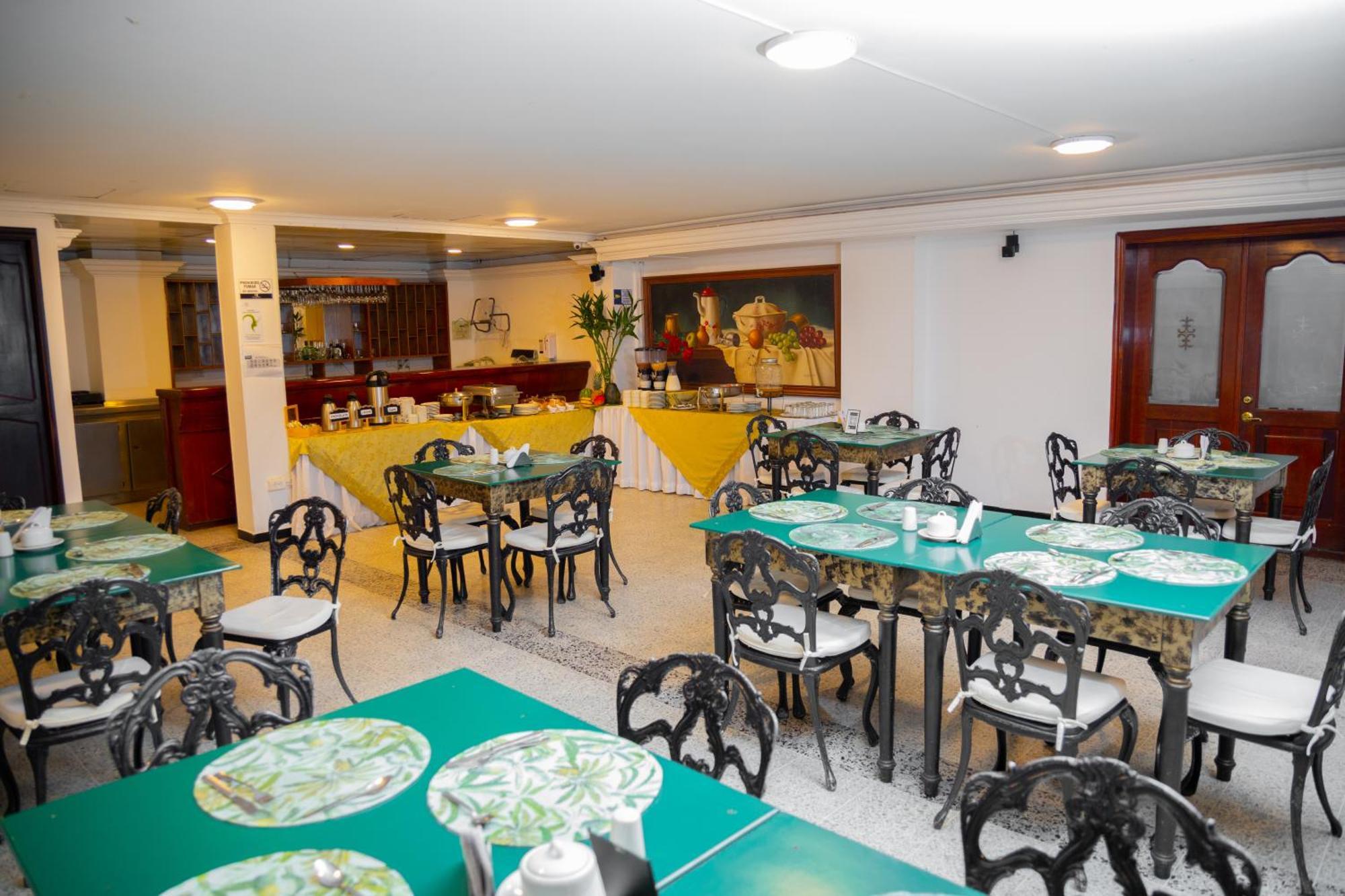 Tama Hotel Granada Real Кали Екстериор снимка