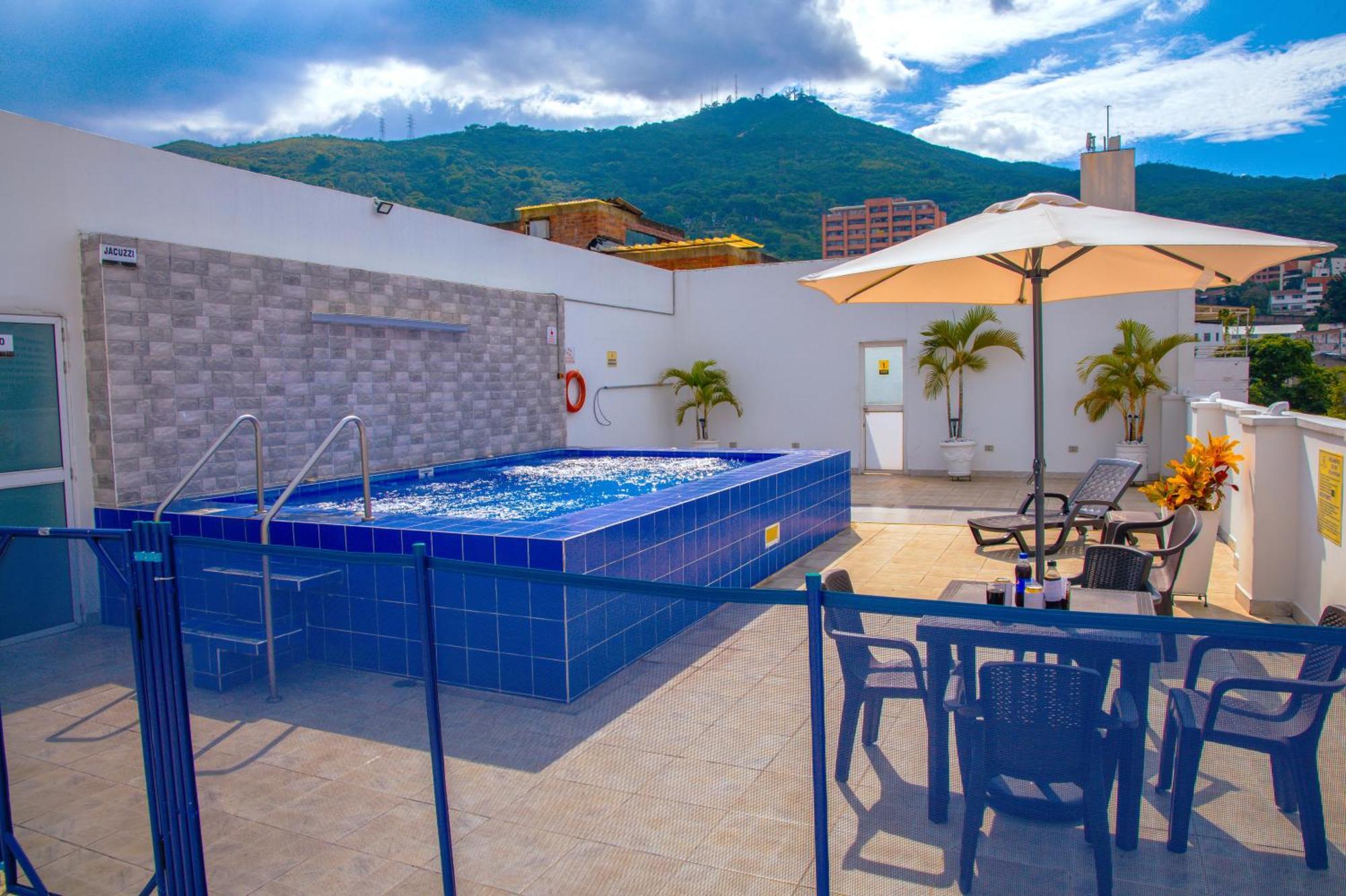 Tama Hotel Granada Real Кали Екстериор снимка
