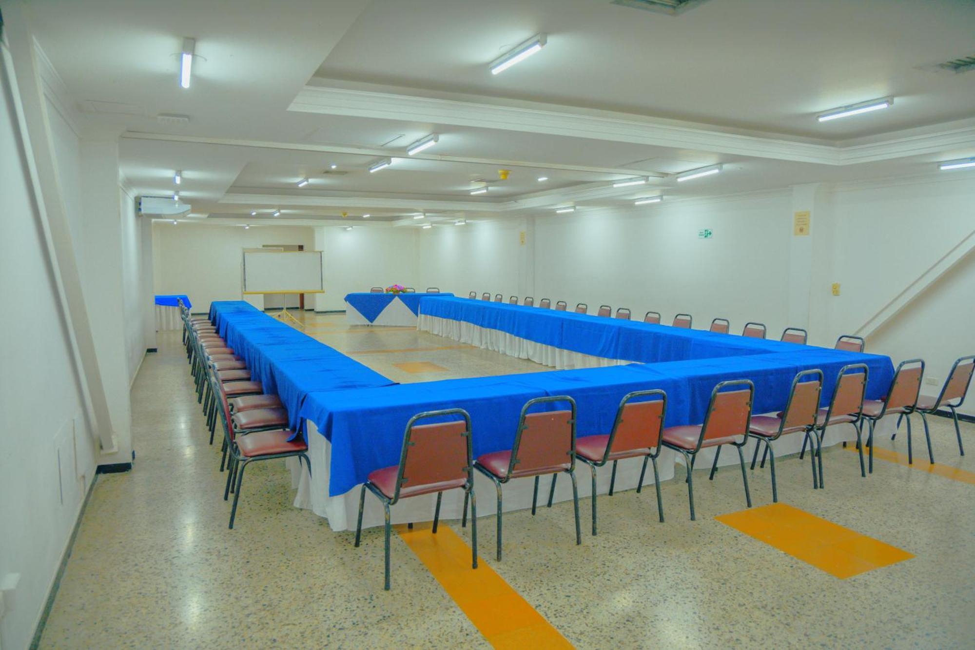 Tama Hotel Granada Real Кали Екстериор снимка