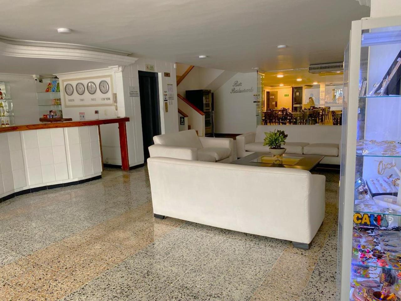 Tama Hotel Granada Real Кали Екстериор снимка