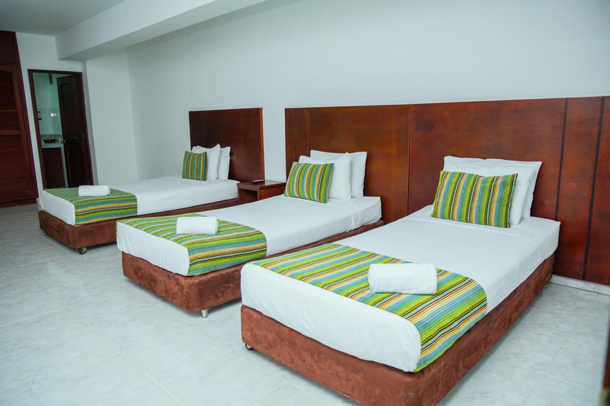 Tama Hotel Granada Real Кали Екстериор снимка