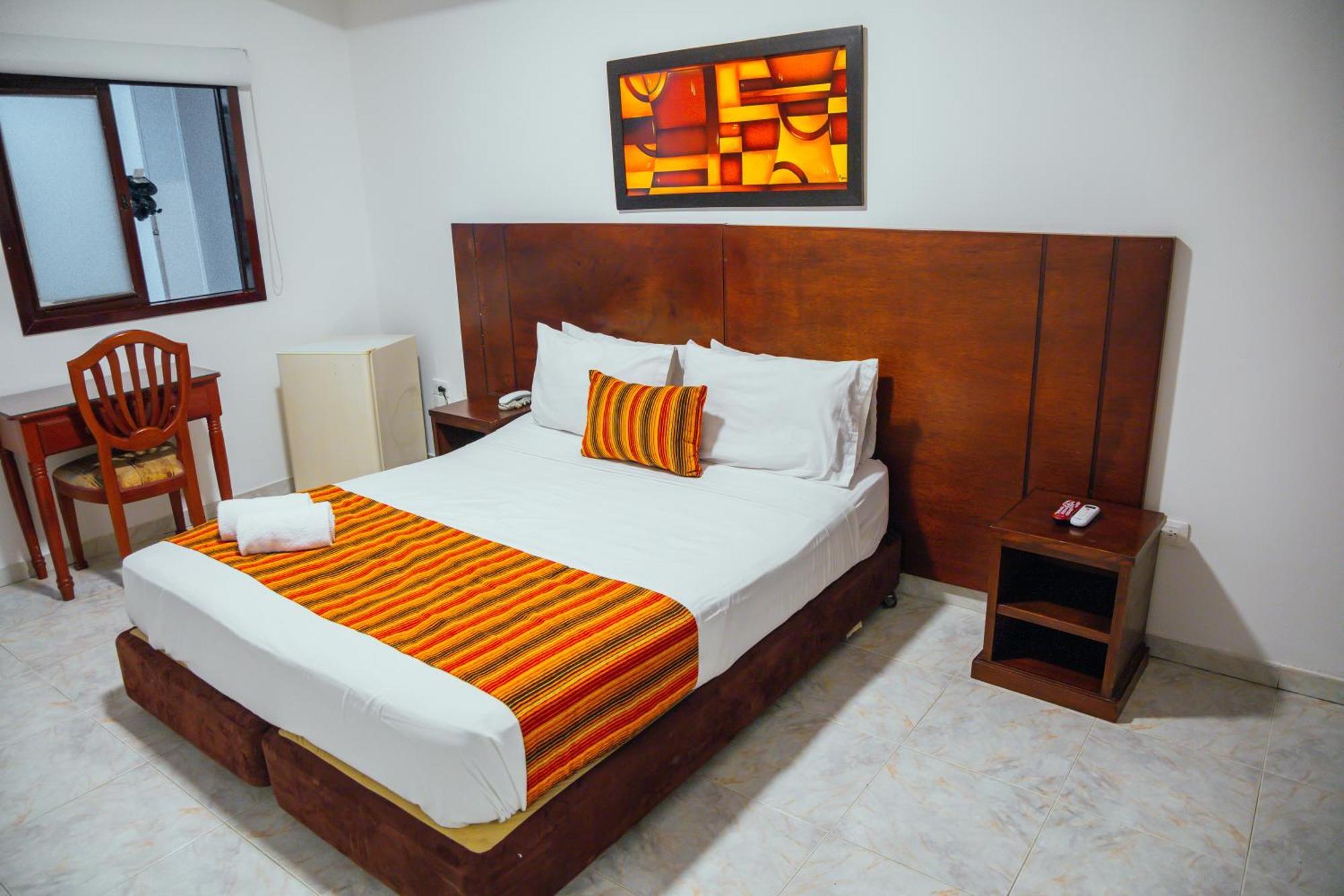 Tama Hotel Granada Real Кали Екстериор снимка